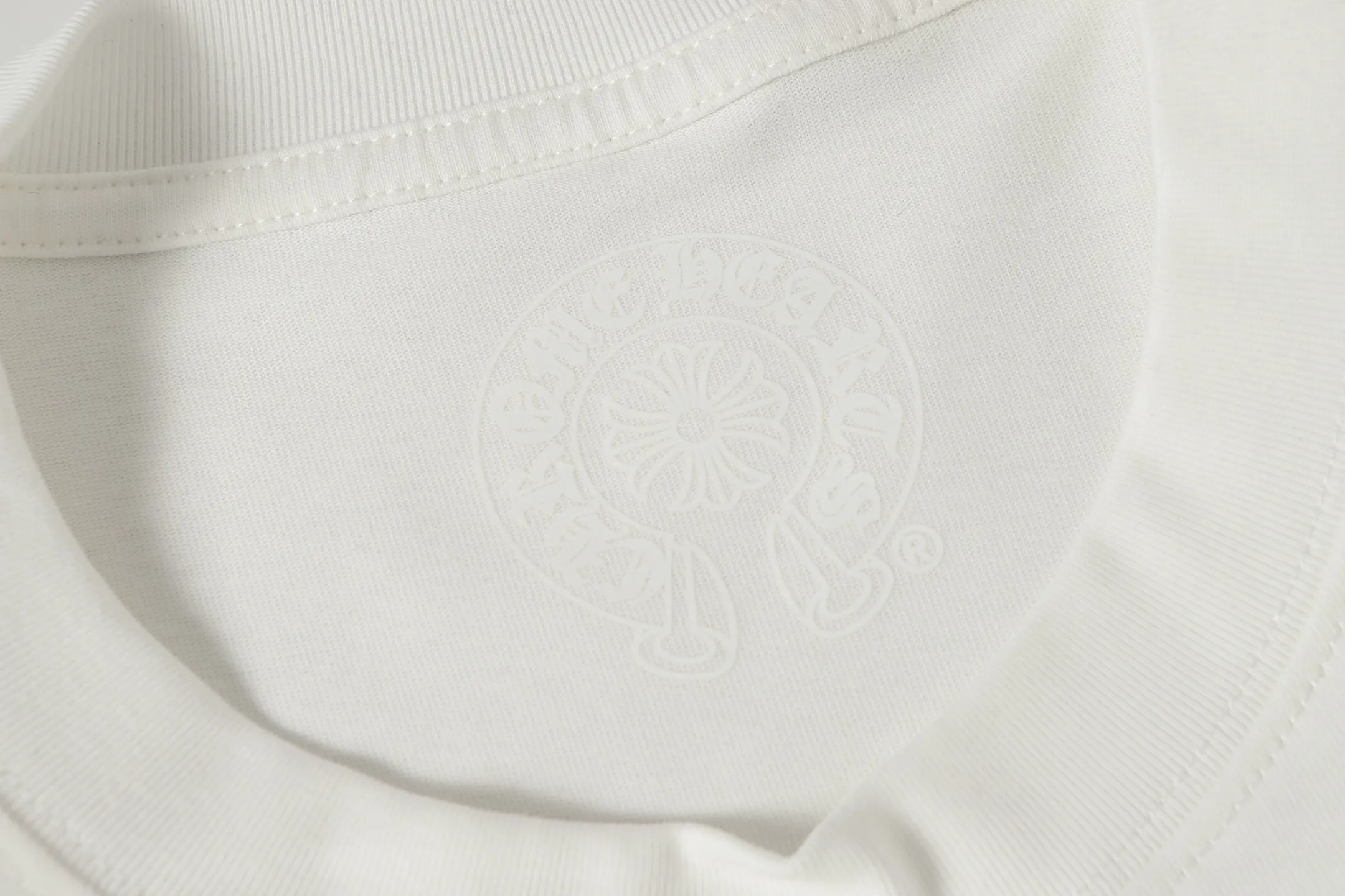 P160 -Chrome Hearts/Chrome Hearts 23ss color cross✝️Sanskrit letter printed short-sleeved T-shirt -High weight, high density and high quality. The wool is soft, delicate and skin-friendly. It feels soft and silky. It has excellent warmth and skin-friendly properties.